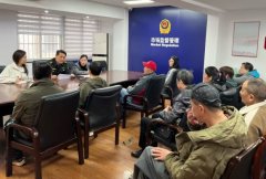 小餐饮运营户要盲目恪守食物平安相律律例和食